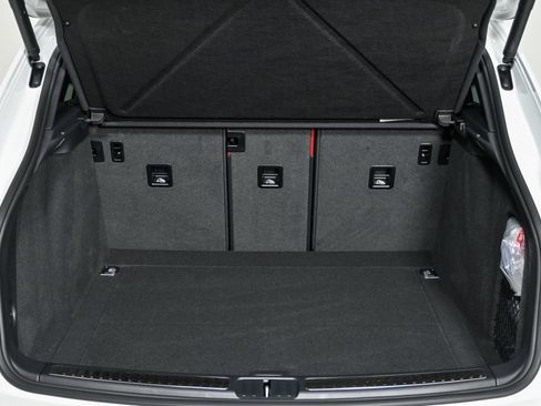 New 2025 Porsche Macan image 30