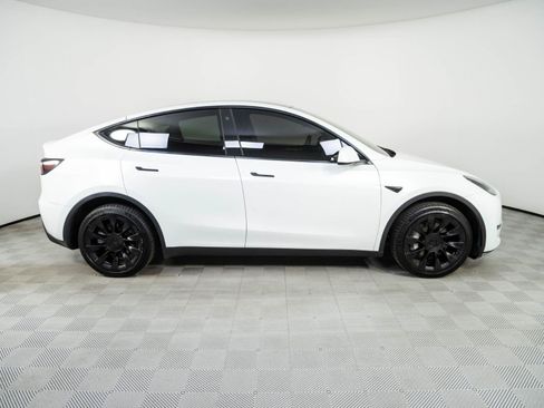 Used 2023 Tesla Model Y Long Range AWD/4WD image 25