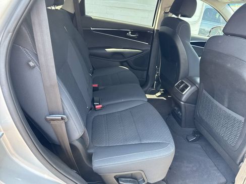 Used 2018 Kia Sorento AWD image 22