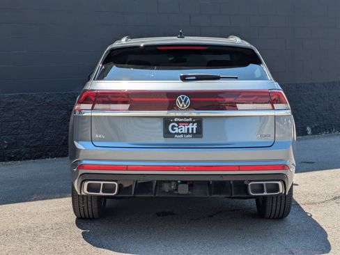 Used 2024 Volkswagen Atlas Cross Sport SEL R-Line AWD/4WD image 6