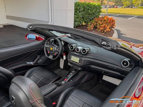Used 2016 Ferrari California T image 27