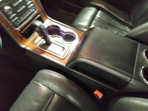 Used 2016 Lincoln Navigator Select RWD image 26