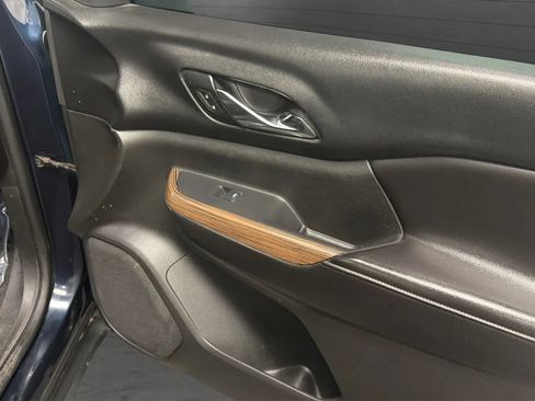 Used 2017 GMC Acadia SLE FWD image 18