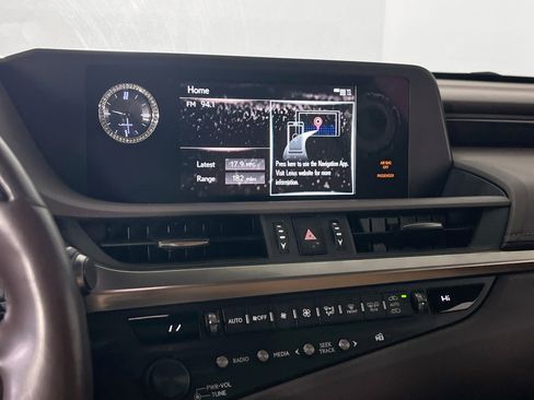 Used 2019 Lexus ES 350 w/ Premium Package image 14