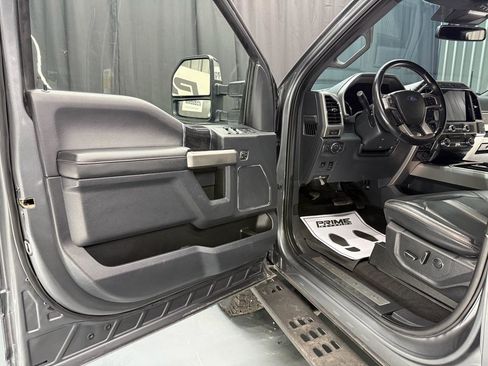 Used 2022 Ford F250 Platinum w/ Tremor Off-Road Package AWD/4WD image 17