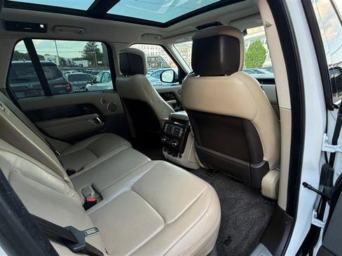 Used 2019 Land Rover Range Rover HSE image 11