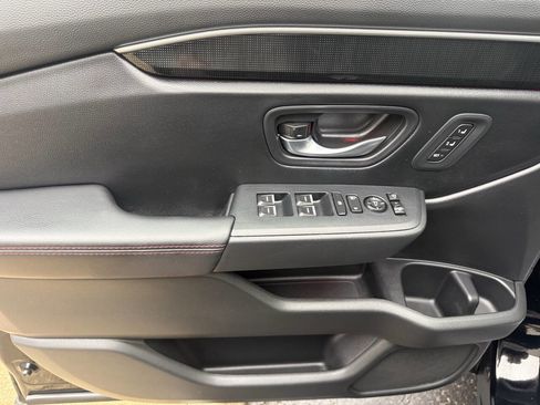 Used 2025 Honda Pilot Black Edition image 14