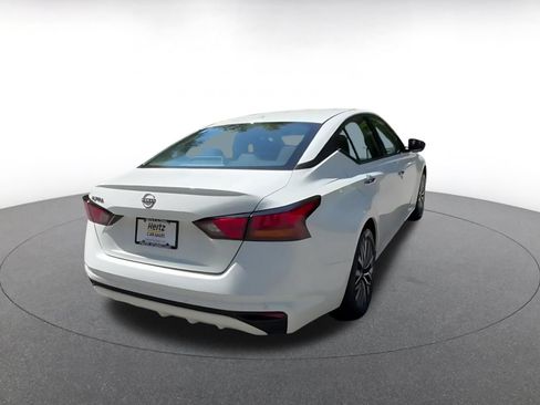 Used 2025 Nissan Altima 2.5 SV FWD image 15