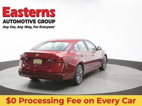Used 2025 Nissan Altima 2.5 SV FWD image 39