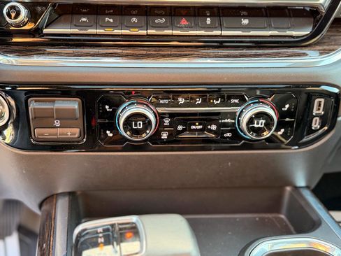 Used 2024 GMC Sierra 1500 Elevation w/ Elevation Premium Package image 19