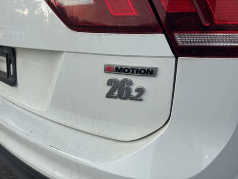 Used 2019 Volkswagen Tiguan SE w/ Panoramic Sunroof Package image 25