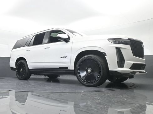 Used 2023 Cadillac Escalade V AWD/4WD image 92