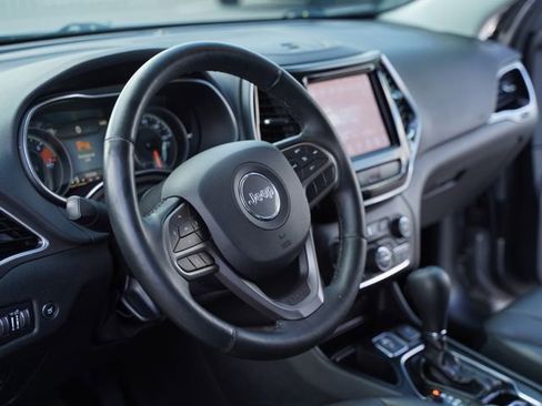 Used 2019 Jeep Cherokee Limited FWD image 26