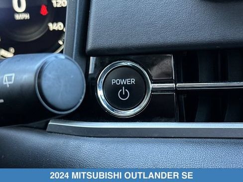Used 2024 Mitsubishi Outlander SE AWD/4WD image 26
