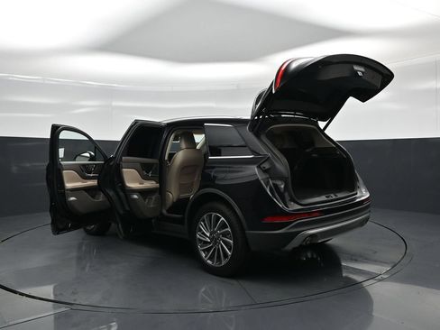 Used 2023 Lincoln Corsair Reserve w/ Equipment Group 201A FWD image 29