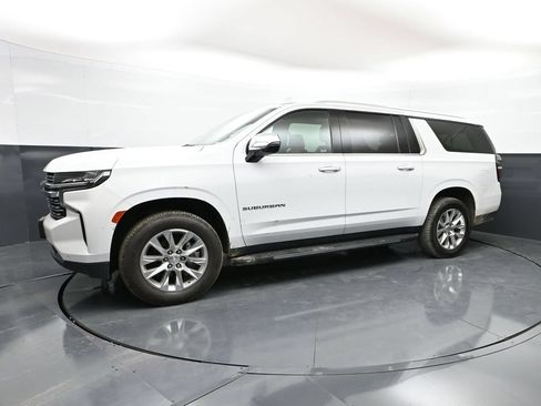 Used 2023 Chevrolet Suburban Premier AWD/4WD image 43