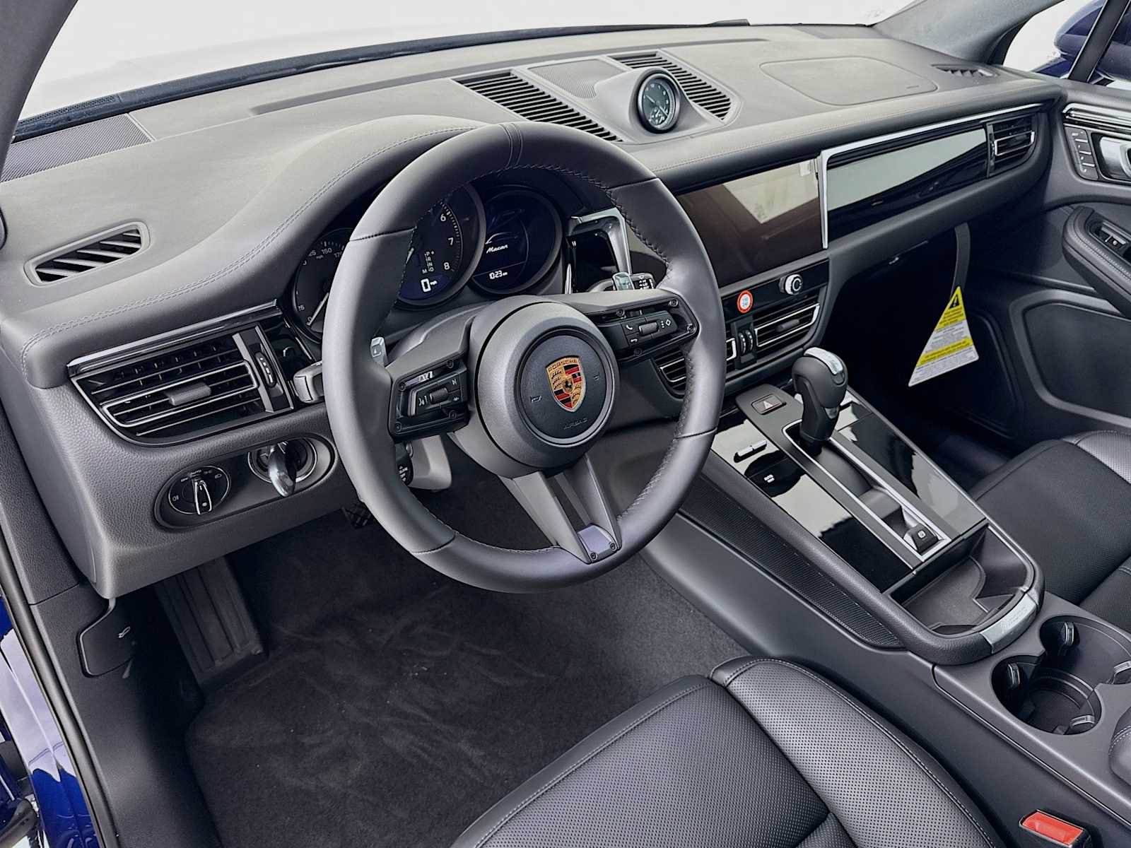 Used 2026 Porsche Macan AWD/4WD image 4
