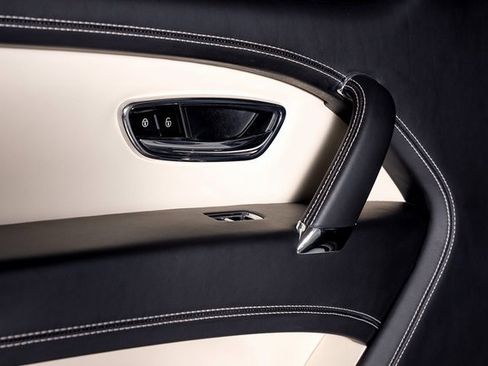 Used 2019 Bentley Bentayga image 61