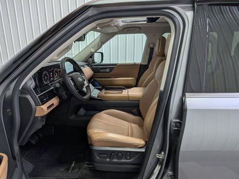 Used 2025 INFINITI QX80 Sensory AWD/4WD image 17