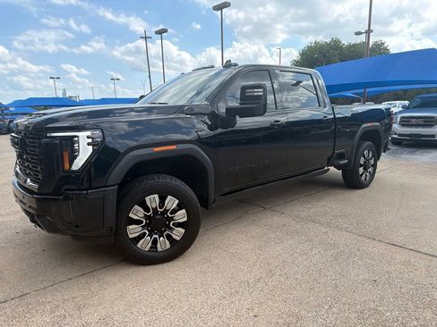 Used 2024 GMC Sierra 2500 Denali w/ Denali Reserve Package AWD/4WD image 1