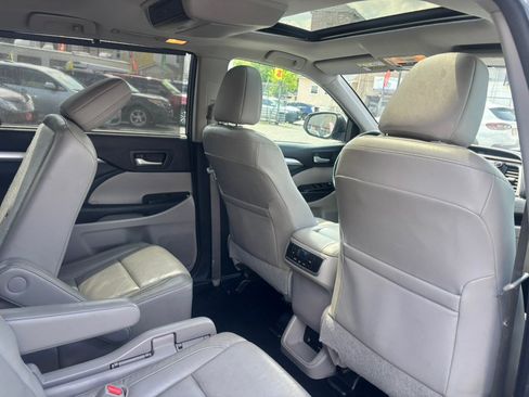 Used 2014 Toyota Highlander XLE AWD/4WD image 40