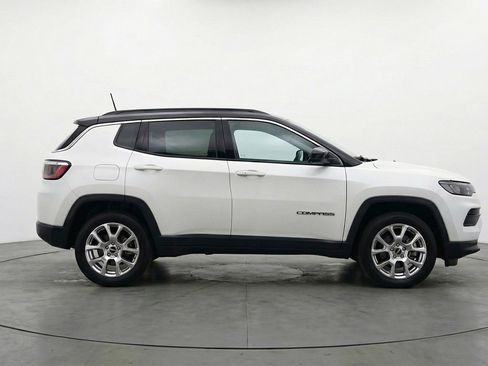 Used 2025 Jeep Compass Limited AWD/4WD image 8