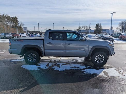Used 2021 Toyota Tacoma TRD Off-Road image 6