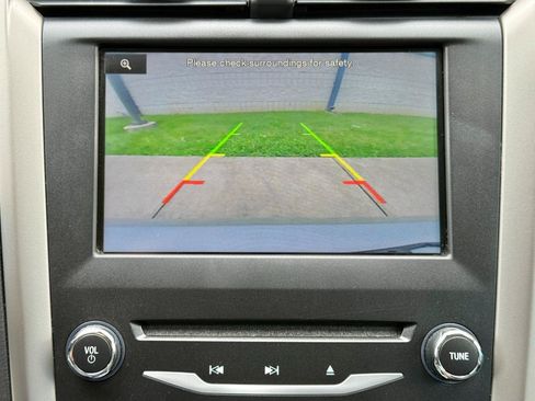 Used 2015 Ford Fusion SE w/ Equipment Group 502A FWD image 12