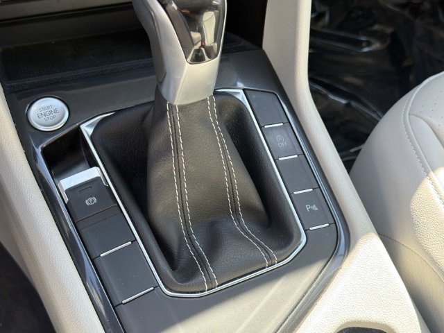 Certified 2024 Volkswagen Tiguan SE R-Line FWD image 27