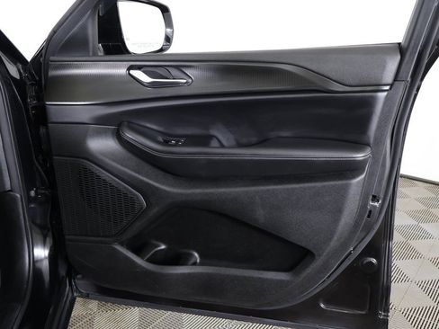 Used 2023 Jeep Grand Cherokee Altitude image 25