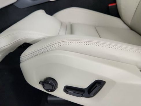 New 2026 Volvo XC90 T8 Ultra w/ Protection Package Premier AWD/4WD image 14
