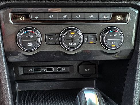 Used 2019 Volkswagen Tiguan SE AWD/4WD image 21