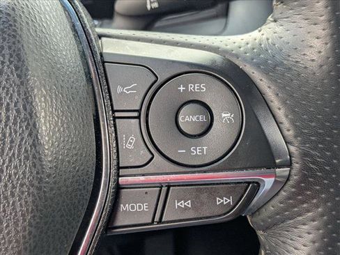 Used 2021 Toyota Avalon Limited image 11