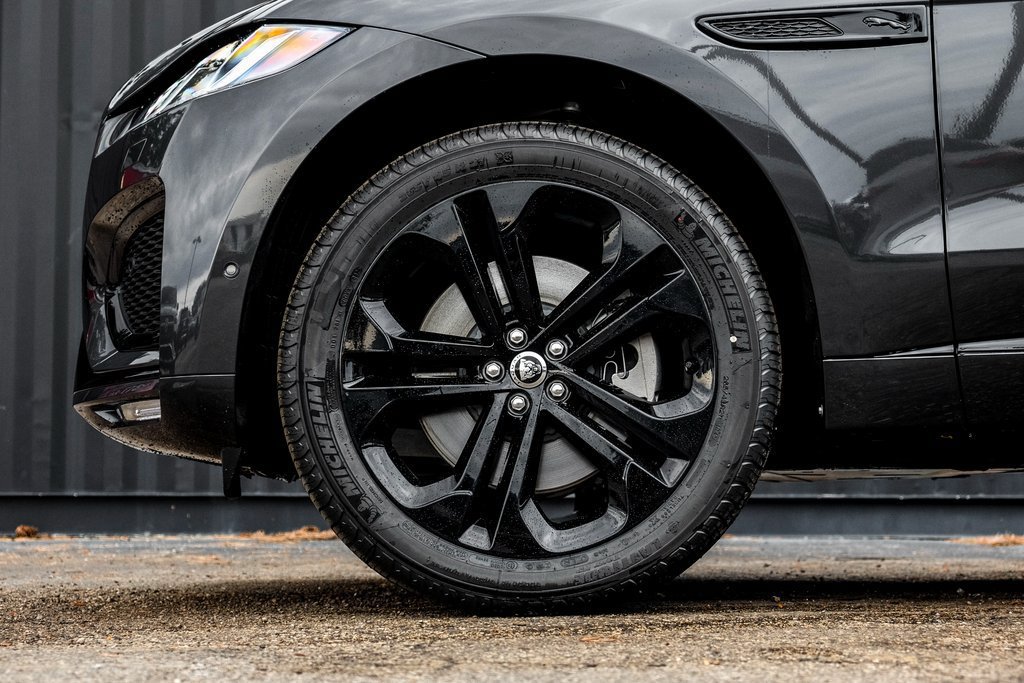 New 2026 Jaguar F-PACE R-Dynamic S AWD/4WD image 4