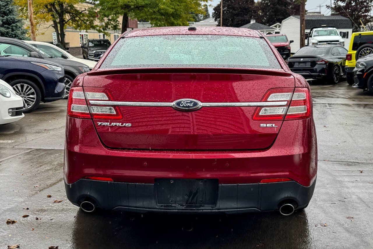 Used 2016 Ford Taurus SEL FWD image 4