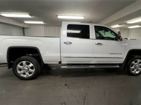 Certified 2017 GMC Sierra 2500 Denali w/ Duramax Plus Package image 9