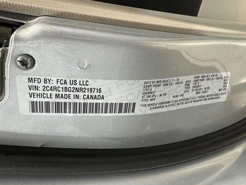 Used 2022 Chrysler Pacifica Touring-L FWD image 16