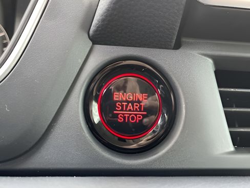 New 2025 Honda Pilot Touring image 10