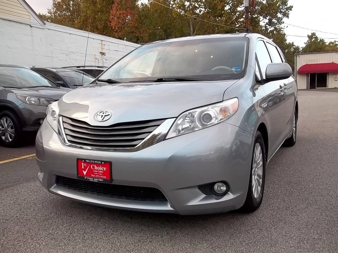 Used 2013 Toyota Sienna XLE FWD image 1
