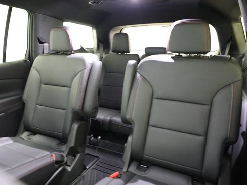 Used 2024 Chevrolet Traverse Z71 w/ Enhanced Driving Package AWD/4WD image 9