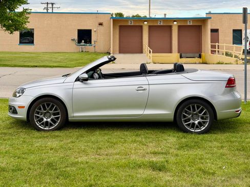Used 2012 Volkswagen Eos Komfort FWD image 5