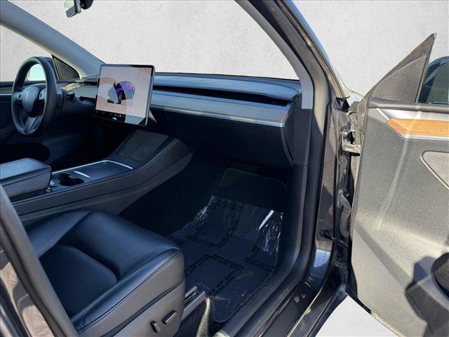 Used 2024 Tesla Model Y Long Range AWD/4WD image 12