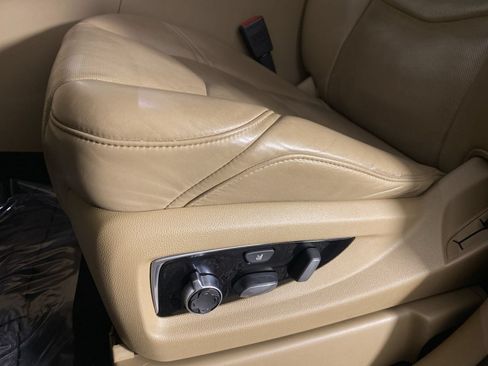 Certified 2020 Cadillac Escalade Platinum AWD/4WD image 10