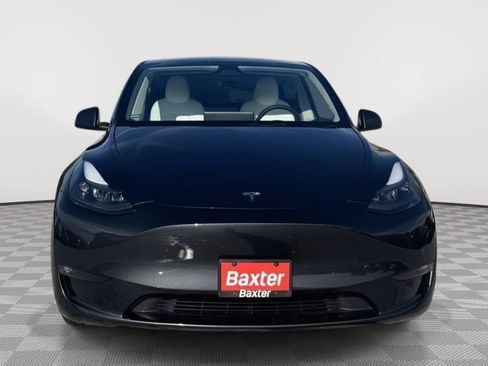 Used 2024 Tesla Model Y Long Range AWD/4WD image 11