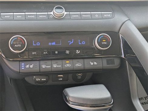 Used 2024 Hyundai Elantra Limited image 20