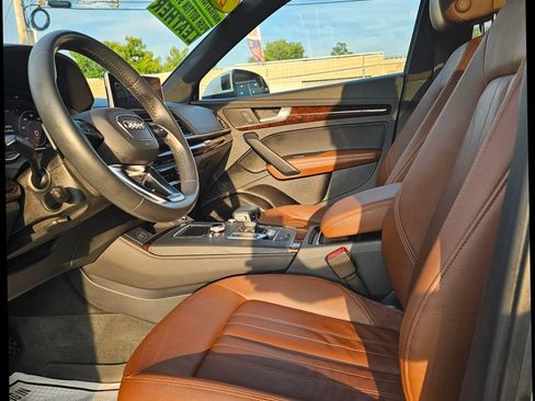 Used 2019 Audi Q5 2.0T Premium Plus w/ Premium Plus Package image 6