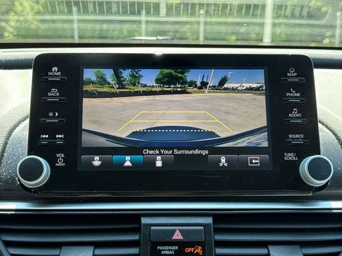 Used 2018 Honda Accord Touring image 26