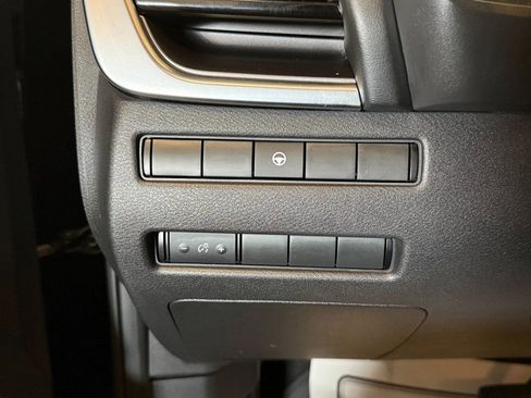 Used 2021 Nissan Rogue SV AWD/4WD image 18
