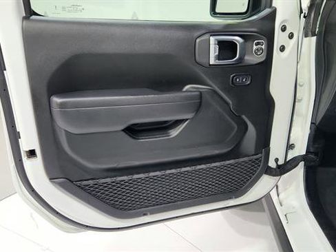 Used 2024 Jeep Wrangler Unlimited Rubicon image 19