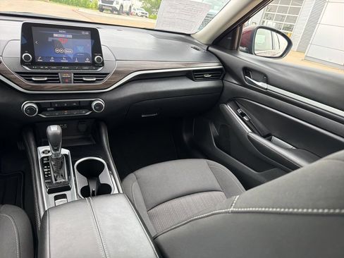 Used 2023 Nissan Altima 2.5 SV AWD/4WD image 21